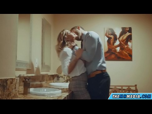 ❤️ Lè yon blond bèl sedui ou nan yon twalèt piblik ❤️❌ Sèks bon jan kalite nan nou